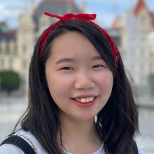 Headshot image of graduate student Shirley Xu